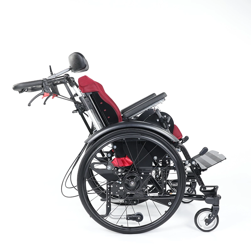 Kantelrollstuhl-LoopRS-schwarz-bordeauxrot-4 Kantelrollstuhl Loop RS mit Kopfstütze und Schiebebügel, Farbe schwarz und bordeauxrot, gekantelt